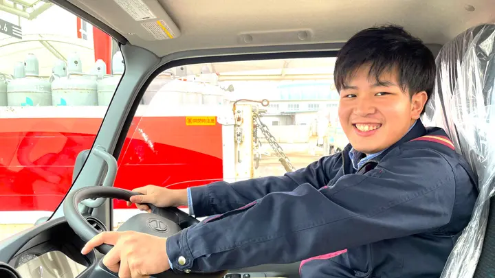 栃木県宇都宮市高松町赤坂の中型トラックドライバーの求人情報イメージ - 株式会社エナトラ 宇都宮デポステーション - No.86846-02