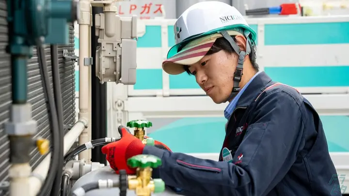 栃木県宇都宮市高松町赤坂の中型トラックドライバーの求人情報イメージ - 株式会社エナトラ 宇都宮営業所 - No.87057-02