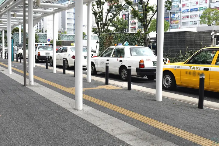 東京都板橋区蓮根のタクシードライバーの求人情報イメージ - 新進タクシー株式会社 - No.86449-01