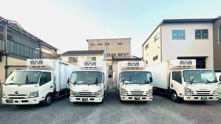 千葉県市川市高谷の中型トラックドライバーの求人情報イメージ - 圭徳運送株式会社 市川車庫 - No.86818-04