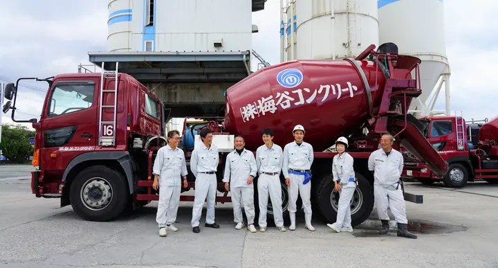 福岡県太宰府市坂本の大型トラックドライバーの求人情報イメージ - 株式会社梅谷コンクリート 太宰府工場 - No.86683-02
