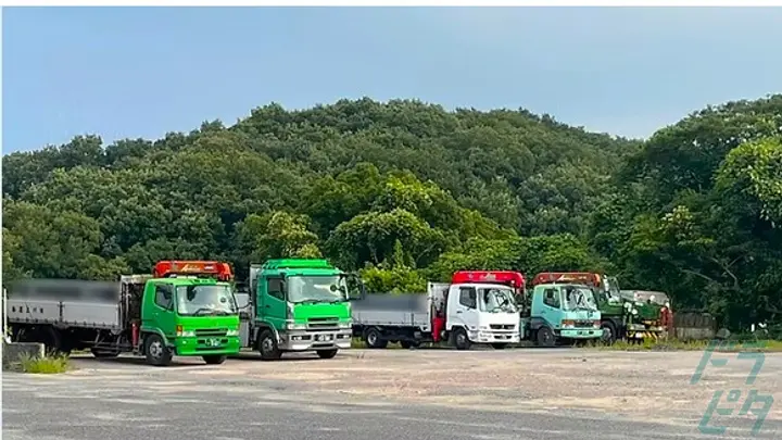 福岡県飯塚市目尾の大型トラックドライバーの求人情報イメージ - 有限会社川上運輸 本社 - No.87104-02