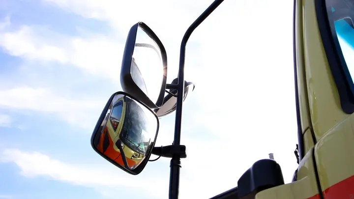 広島県廿日市市宮内工業団地の大型トラックドライバーの求人情報イメージ - 西部運輸グループ 広島支店 - No.87630-02