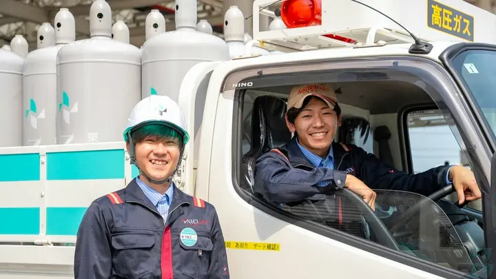 栃木県宇都宮市高松町赤坂の中型トラックドライバーの求人情報イメージ - 株式会社エナトラ 宇都宮営業所 - No.87057-01